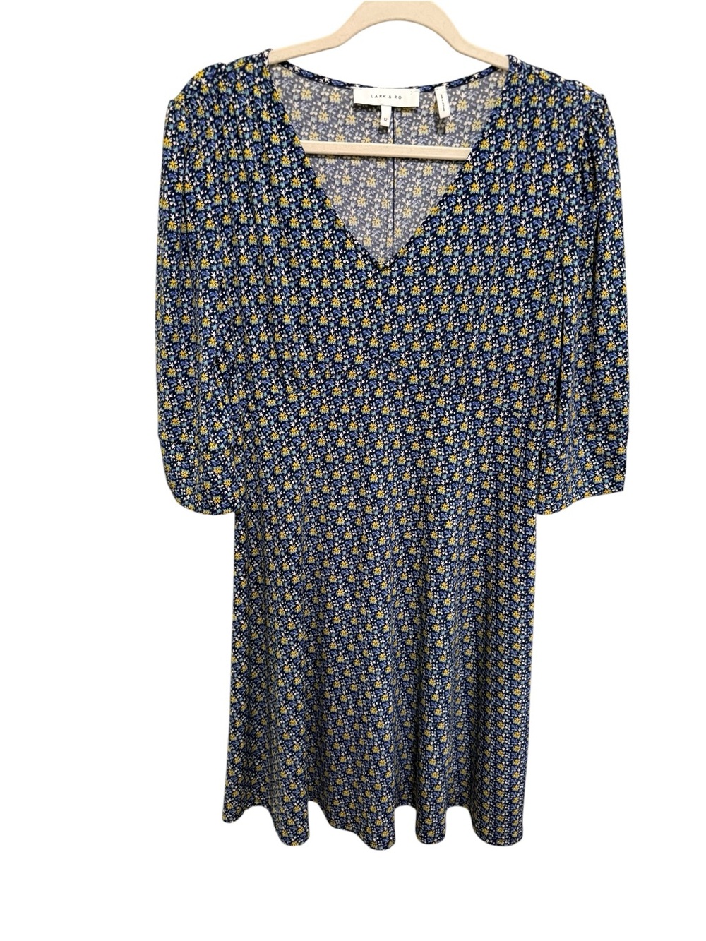 NWOT Lark & Ro Navy and Yellow Floral V-Neck Midi Scandi - Cottage - Coastal